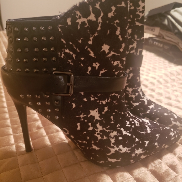 Kenneth Cole Boots - Picture 3 of 9